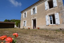 Propriété de caractère avec dépendances proche de HIERSAC (16) jardin