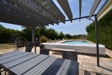 Maison à vendre jardin, piscine, garage, 4 chambres, proche de LA ROCHEFOUCAULD EN ANGOUMOIS (16)