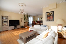 Maison à vendre 8 pièces ANGOULEME (16) Secteur SAINT-CYBARD 5 chambres, jardin, piscine, double garage