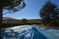 Maison à vendre 8 pièces ANGOULEME (16) Secteur SAINT-CYBARD 5 chambres, jardin, piscine, double garage