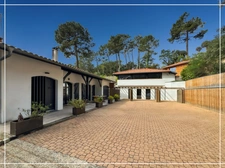 SOORTS-HOSSEGOR – CONFIDENTIAL PROPERTY BETWEEN PINES, DUNES AND OCEAN.