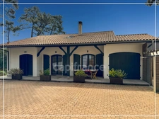 SOORTS-HOSSEGOR – CONFIDENTIAL PROPERTY BETWEEN PINES, DUNES AND OCEAN.