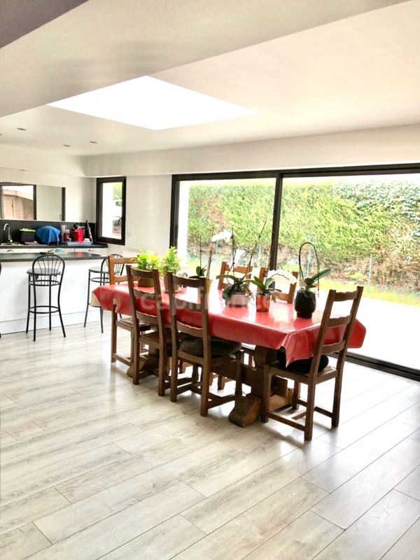 ***GAINNEVILLE***maison non mitoyenne de 126m² avec vie de plain pied composée de 4 chambres, 2 salles de bains, jardin et garage