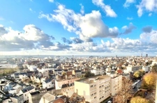 *Dans le quartier des ormeaux* Appartement de 46 m² exposé Ouest, vue dégagée sur la ville et la mer, parking et cave