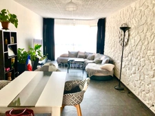 ***Caucriauville -Le Havre***appartement T5 de 92m² situé au dernier étage avec ascenseur avec grand jardin collectif et cave.