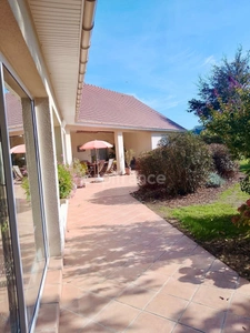 *Exclusive listing by Sophie Amri* Octeville-sur-Mer* Single-story house of 190 m², living/dining room 63 m², 4 bedrooms and double garage