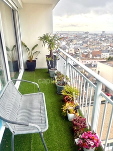 *Dans le quartier des ormeaux* Appartement de 46 m² exposé Ouest, vue dégagée sur la ville et la mer, parking et cave