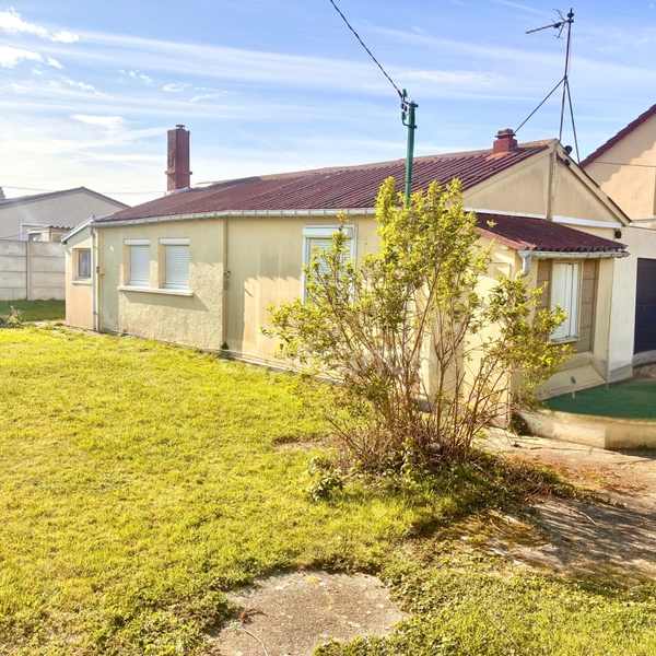 *Exclusivité*Dollemard* maison de plain-pied, T3 60 m² environ à rénover, deux chambres, garage et jardin