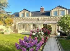 *OCTEVILLE SUR MER* Maison, 115 m² plain-pied, trois chambres, jardin et garage, exposition sud, non mitoyenne et sans vis-à-vis
