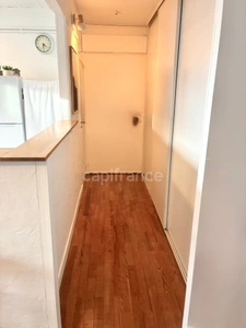 *Quartier Saint-Vincent* À 50 m de la plage, appartement 70 m², 2 chambres, dernier étage sans ascenseur, exposé Ouest.