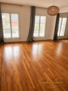 Exclusivité *Coup de cœur* Vue exceptionnelle sur la Catène* T4/T5 Perret 96 m² avec parking et cave
