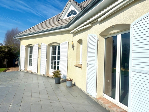 *Maneglise* Maison familiale T8 de 226 m² avec vie de plain-pied, triple Garage, Terrain 2 500 m², Vue dégagée