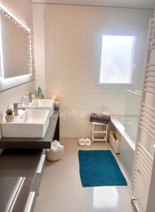 *Octeville-sur-mer* maison de 2021 de 154 m² avec une vie de plain-pied, 4 chambres, garage, spa