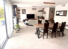 *Octeville-sur-mer* maison de 2021 de 154 m² avec une vie de plain-pied, 4 chambres, garage, spa