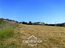Terrain constructible de 2180 m² à vendre  BESSE SUR BRAYE (72)