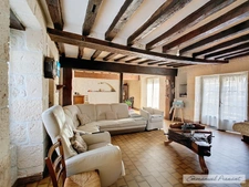 Dpt Loir et Cher (41), à vendre CELLE maison P10 de 210 m² - Terrain de 1 211,00 m² 