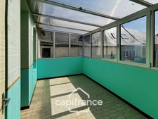 Local/bureau + appartement à vendre BESSE SUR BRAYE (72)