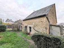 Dpt Sarthe (72), à vendre BESSE SUR BRAYE maison P2 de 49 m² - Terrain de 276,00 m² 