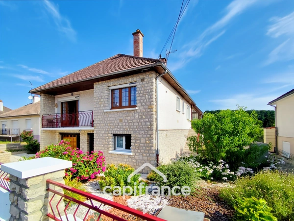 Maison à vendre 5 pièces BESSE SUR BRAYE (72)  -  Terrain 527 m²  -