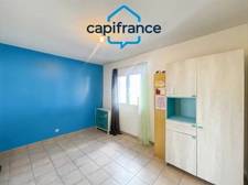 8-room villa of over 200m² with swimming pool.