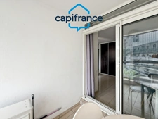 À louer : Charmant T1 bis de 31 m² avec terrasse à Sainte-Clotilde, proche université.