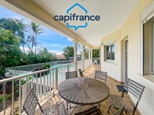 Villa T8 de plus de 200m² avec piscine à vendre SAINTE SUZANNE (974)