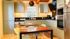 Villa F4 plus de 100m² et studio indépendant 31m² avec piscine - Plateau Caillou