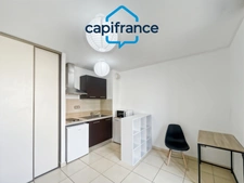 Appartement Meublé à louer 1 pièces avec emplacement parking à Sainte-Clotilde (974)