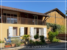 Property with multiple possibilities: 2 houses, studio and outbuildings on 3,007 m², near NOGARO (32)