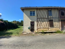 Dpt Gers (32), à vendre proche d’ESTANG ensemble de 3 maisons pour un total de 193 m2 sur 1466 m2 de terrain 