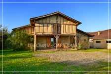 Gascon property: TWO HOUSES, 10 rooms, 324 m2 of living space on 3159 m2 of land near NOGARO (32) 