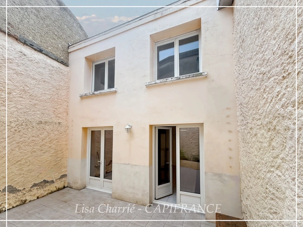 Maison de ville à vendre VIC FEZENSAC (32) scindée en 2 logements loués avec terrasse, balcon, garage