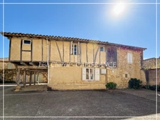 Maison à vendre 5 pièces proche de VIC FEZENSAC (32) 5 pièces de 100 m2 habitables avec 318 m2 de terrain divisé en 3 parcelles non attenantes 