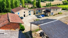 Maison à vendre 174 m2 habitables, 2 niveaux, 6 pièces proche de VIC FEZENSAC (32) sur 11 183 m2 de terrain 