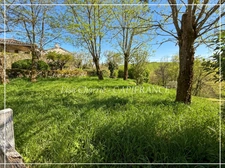 Maison à vendre 5 pièces proche de VIC FEZENSAC (32) 5 pièces de 100 m2 habitables avec 318 m2 de terrain divisé en 3 parcelles non attenantes 