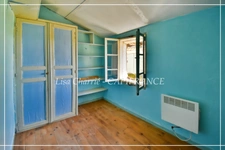 Maison à vendre 5 pièces proche de VIC FEZENSAC (32) 5 pièces de 100 m2 habitables avec 318 m2 de terrain divisé en 3 parcelles non attenantes 