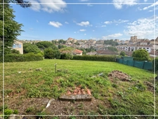 Maison 6 pièces de 164 m2 habitables sur 2407 m2 de terrain à AUCH : vivre à Auch comme à la campagne, avec la cathédrale en toile de fond 