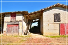Propriete à vendre 14 pièces LE HOUGA (32) de 215 m2 habitables à rénover, sur 11949 m2 de terrain, dépendances