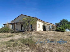 Maison à vendre 4 pièces de 140 m2 habitables avec sous-sol, piscine, jardin fruitier sur plus de 4 800 m2 de terrain proche de VIC FEZENSAC (32)