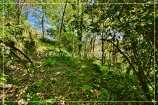 Maison à vendre 5 pièces proche de VIC FEZENSAC (32) 5 pièces de 100 m2 habitables avec 318 m2 de terrain divisé en 3 parcelles non attenantes 