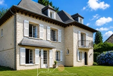 Propriété de caractère – Emplacement exceptionnel, beaux volumes et potentiel unique. 