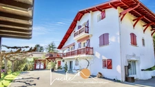 Maison basque avec vue panoramique sur les Pyrénées – Un véritable coup de cœur ! USTARITZ (64)