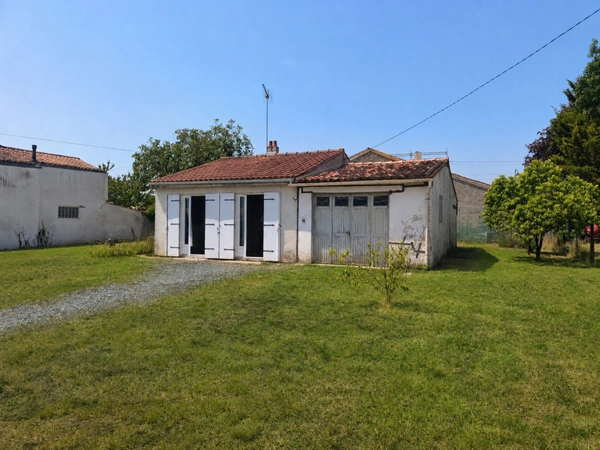 Maison à vendre 2 pièces axe 4 voies La Rochelle / Niort