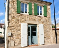 Petite maison à vendre 2 pièces  SALLES SUR MER (17)