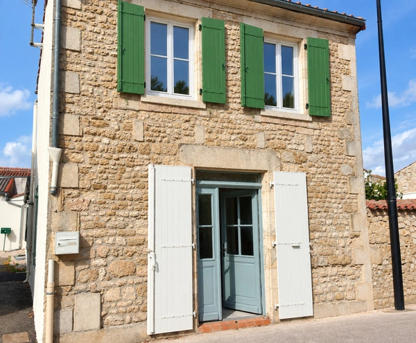 Petite maison à vendre 2 pièces  SALLES SUR MER (17)