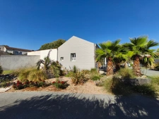 Maison de plain pieds à vendre - centre ville de Surgères 