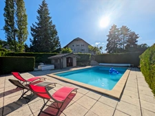 À vendre 8 pièces CERCIER (74) Authentique corps de ferme de caractère entièrement rénové avec piscine et vaste terrain arboré
