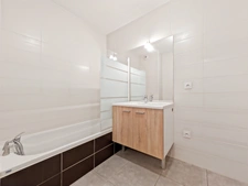 Dpt Haute Savoie (74), à vendre REIGNIER ESERY - Appartement T3 de 62 m2 avec un jardin au calme