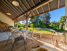 À vendre 8 pièces CERCIER (74) Authentique corps de ferme de caractère entièrement rénové avec piscine et vaste terrain arboré