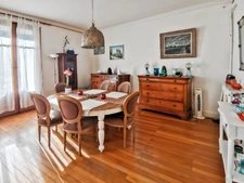 Dpt Haute Savoie (74), à vendre EVIAN LES BAINS appartement T5 de 123 m2 proche embarcadère